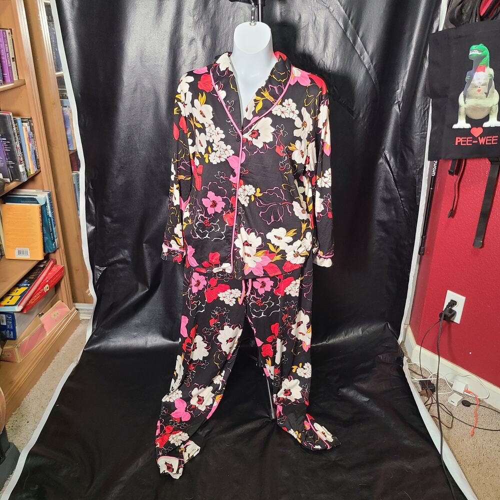 Room service black floral print top and bottom lounge wear set size xXl